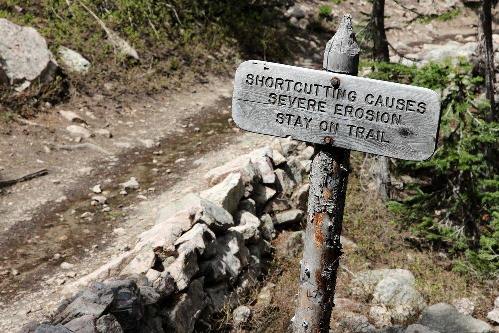 trail-sign-ngrx-risks